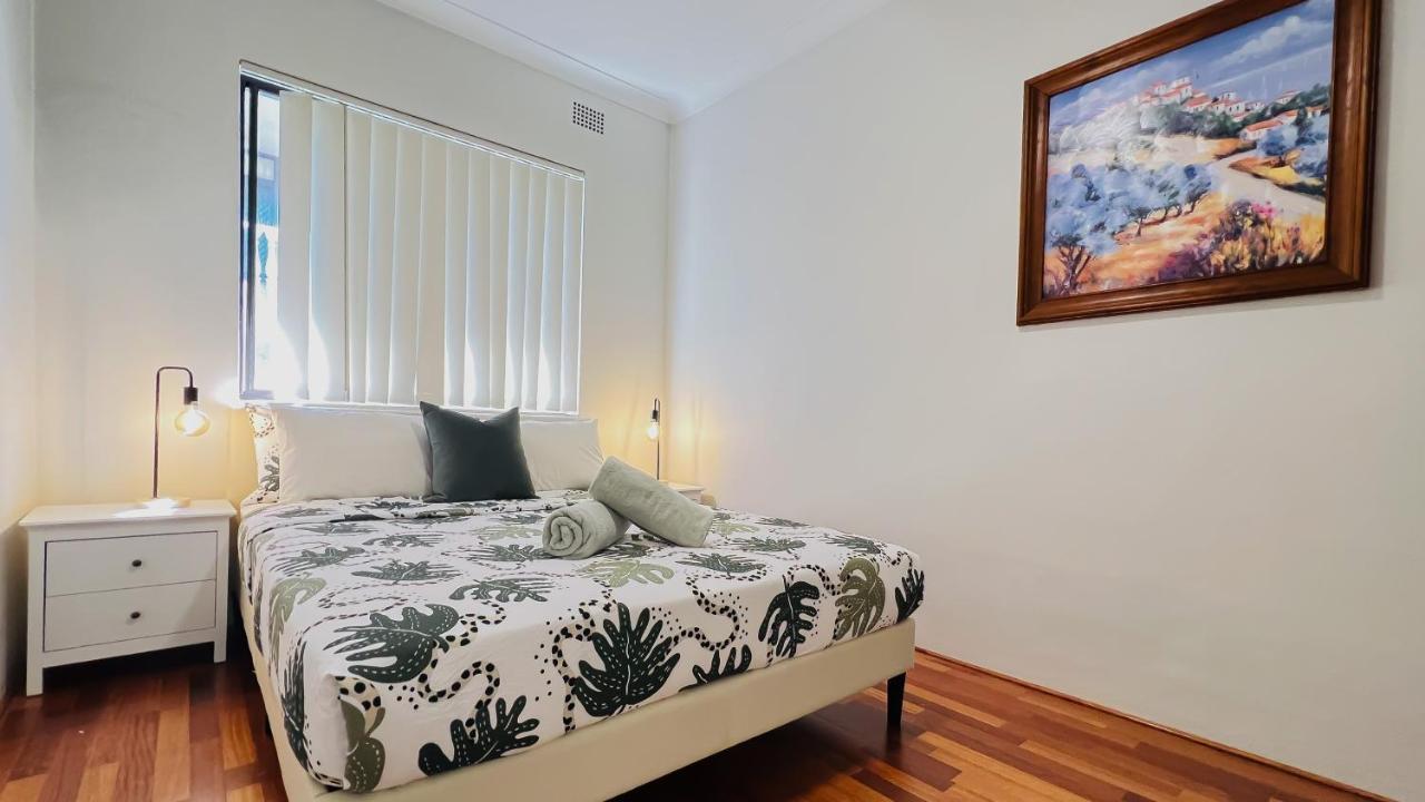Carlton 3 Beds Unit - Free Parking Apartment Sydney Bagian luar foto