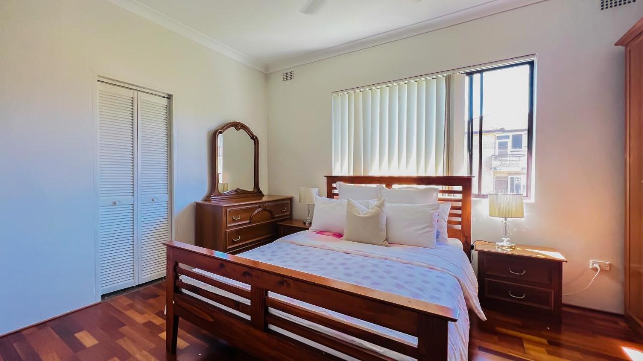 Carlton 3 Beds Unit - Free Parking Apartment Sydney Bagian luar foto
