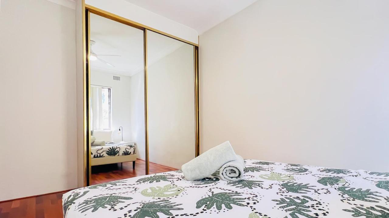 Carlton 3 Beds Unit - Free Parking Apartment Sydney Bagian luar foto