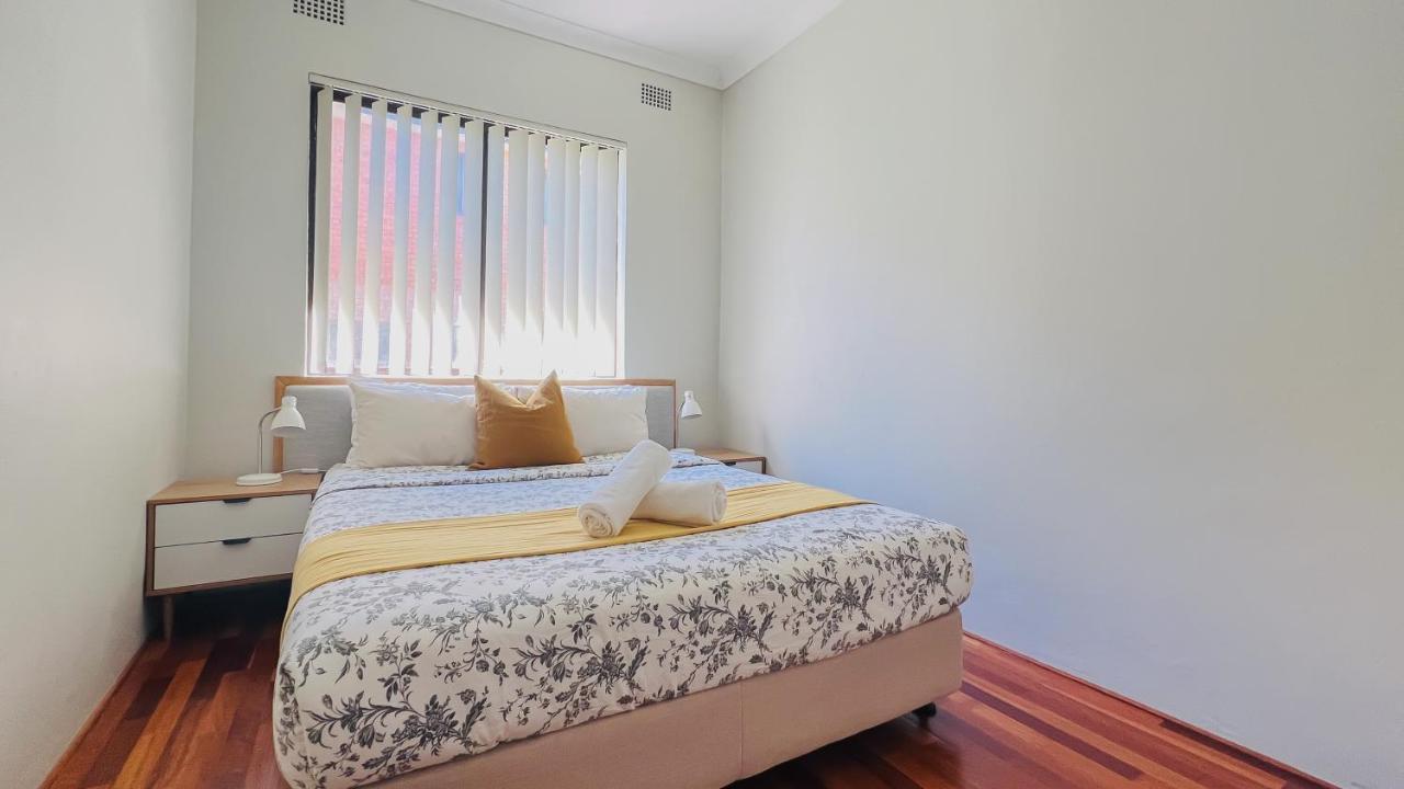 Carlton 3 Beds Unit - Free Parking Apartment Sydney Bagian luar foto